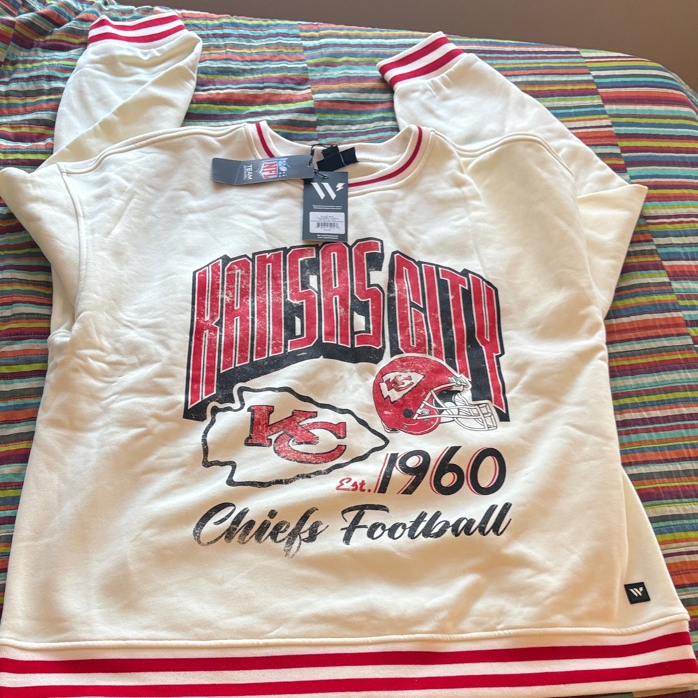 The wild collective Kansas City Chiefs Sweatshirt - White and Red size large new